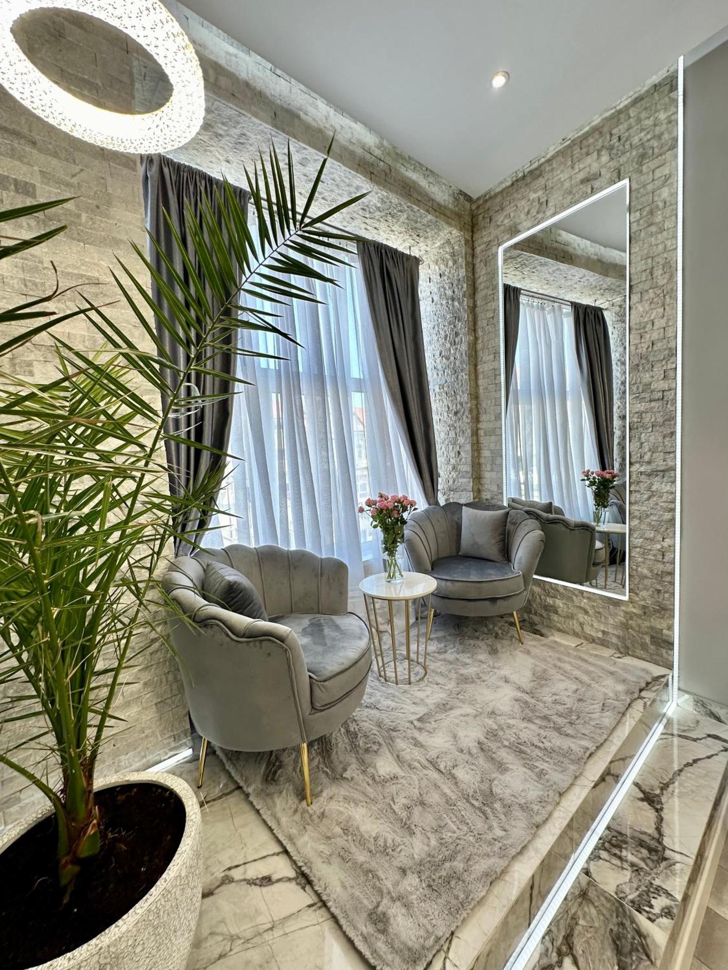 Deyinn Guest House Centrum Torda Kültér fotó